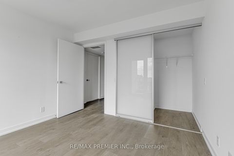Photo 11 at TH17 - 7 Buttermill Avenue, Concord, Vaughan