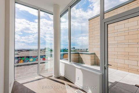 Photo 12 at TH17 - 7 Buttermill Avenue, Concord, Vaughan