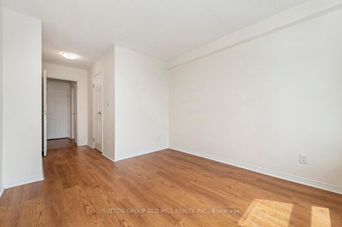 Photo 10 at 821 - 222 The Esplanade, Waterfront Communities C8, Toronto