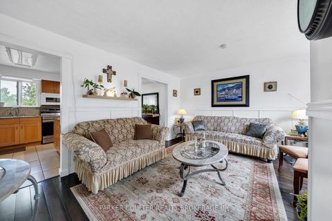 Photo 2 at 23 Chaucer Crescent, Letitia Heights, Barrie