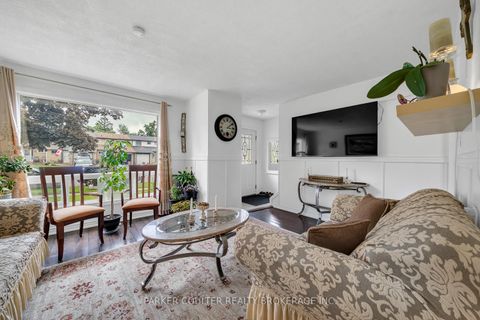 Photo 4 at 23 Chaucer Crescent, Letitia Heights, Barrie