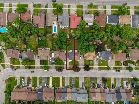Photo 35 at 23 Chaucer Crescent, Letitia Heights, Barrie