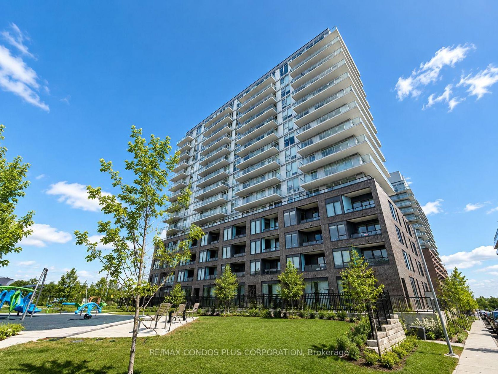 1302 - 185 Deerfield Road, Central Newmarket, Newmarket photo 8