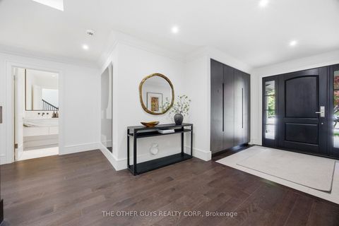 Photo 2 at 18 Chipstead Road, Don Mills, Toronto