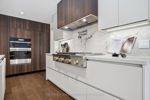 Photo 8 at 18 Chipstead Road, Don Mills, Toronto