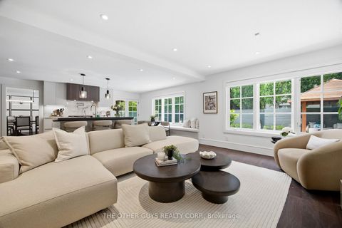 Photo 10 at 18 Chipstead Road, Don Mills, Toronto