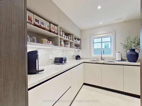 Photo 12 at 18 Chipstead Road, Don Mills, Toronto