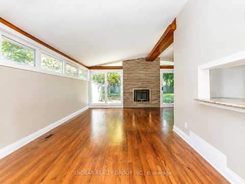 Photo 4 at 141 Summitcrest Drive, Richview, Toronto