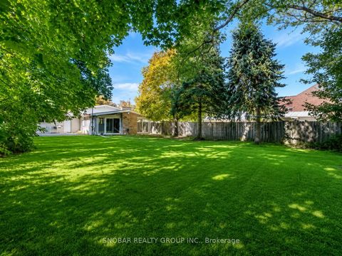 Photo 13 at 141 Summitcrest Drive, Richview, Toronto