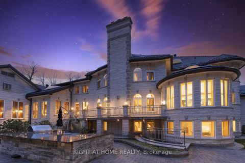 Photo 2 at 38 Sugarbush Court, East Woodbridge, Vaughan