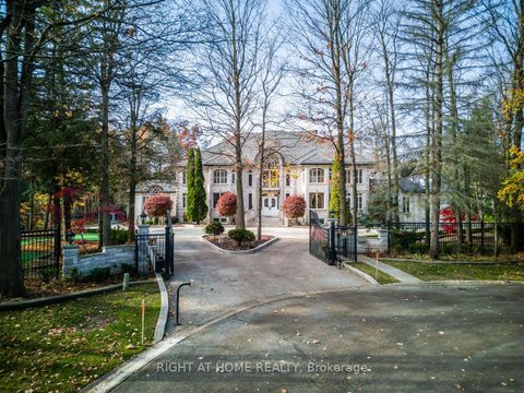 Photo 12 at 38 Sugarbush Court, East Woodbridge, Vaughan