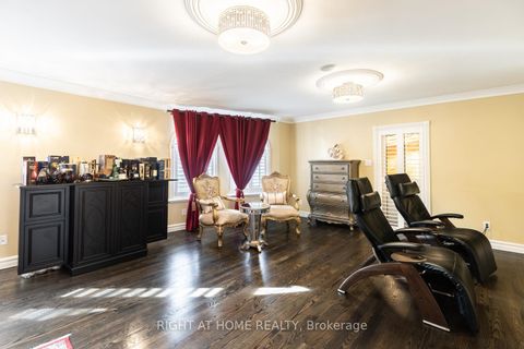 Photo 27 at 38 Sugarbush Court, East Woodbridge, Vaughan