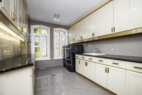 Photo 45 at 38 Sugarbush Court, East Woodbridge, Vaughan