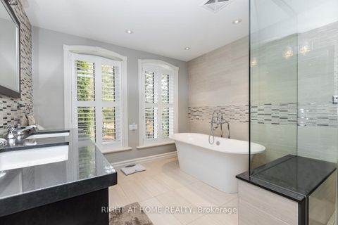 Photo 46 at 38 Sugarbush Court, East Woodbridge, Vaughan