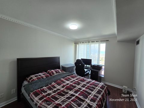 Photo 16 at PH302 - 1 Lee Centere Drive, Woburn, Toronto