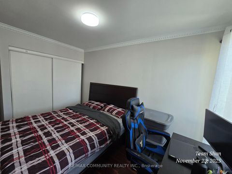 Photo 25 at PH302 - 1 Lee Centere Drive, Woburn, Toronto