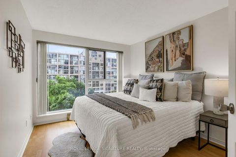 Photo 9 at 525 - 222 The Esplanade, Waterfront Communities C8, Toronto