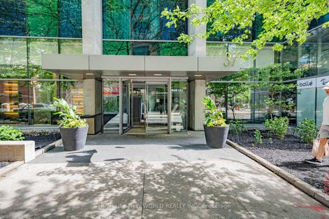 Photo 2 at 607 - 37 Grosvenor Street, Bay Street Corridor, Toronto