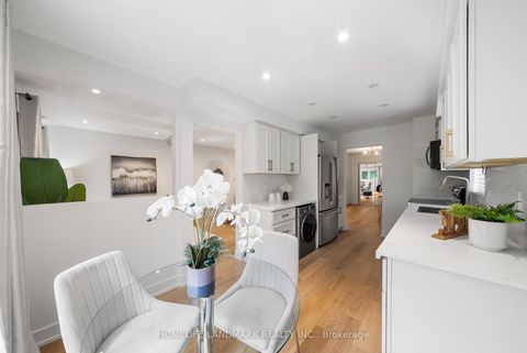 Photo 2 at 90 Gray Crescent, North Richvale, Richmond Hill