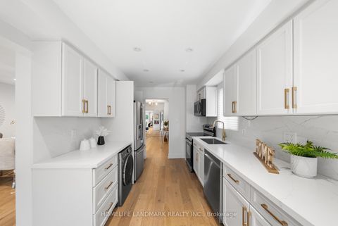 Photo 3 at 90 Gray Crescent, North Richvale, Richmond Hill
