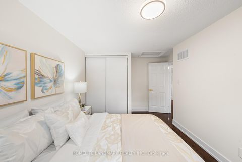 Photo 14 at 90 Gray Crescent, North Richvale, Richmond Hill