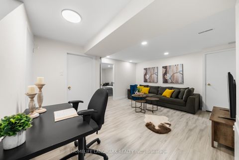 Photo 34 at 90 Gray Crescent, North Richvale, Richmond Hill