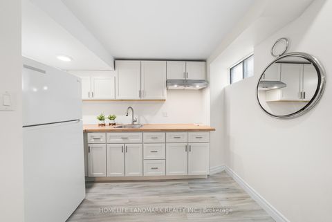 Photo 35 at 90 Gray Crescent, North Richvale, Richmond Hill