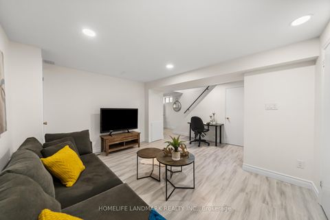 Photo 38 at 90 Gray Crescent, North Richvale, Richmond Hill