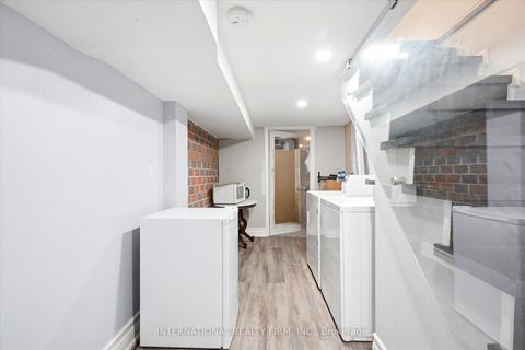 Photo 17 at 568 Delaware Avenue N, Wychwood, Toronto