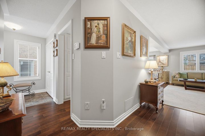 Photo 8 at 73 - 5480 Glen Erin Drive, Central Erin Mills, Mississauga