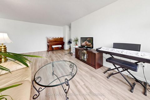 Photo 15 at 1407 - 205 Hilda Avenue, Newtonbrook West, Toronto