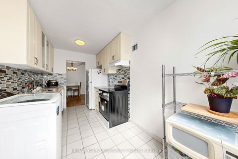Photo 24 at 1407 - 205 Hilda Avenue, Newtonbrook West, Toronto