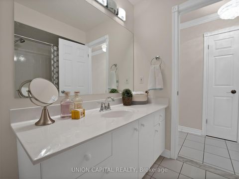 Photo 34 at 40 Sisman Avenue, Aurora Highlands, Aurora