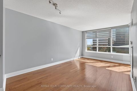 Photo 8 at 622 - 25 Greenview Avenue, Newtonbrook West, Toronto