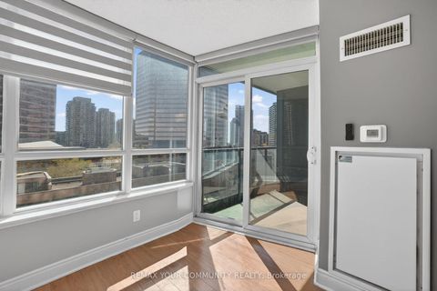 Photo 13 at 622 - 25 Greenview Avenue, Newtonbrook West, Toronto