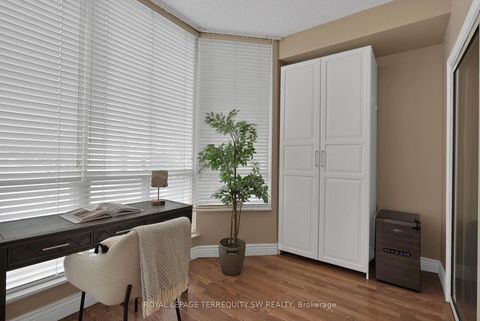 Photo 12 at 113 - 309 Major Mackenzie Drive E, Harding, Richmond Hill