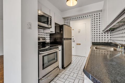 Photo 11 at 303 - 335 Lonsdale Road, Forest Hill South, Toronto
