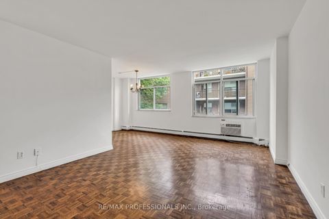 Photo 12 at 303 - 335 Lonsdale Road, Forest Hill South, Toronto