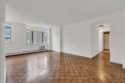 Photo 13 at 303 - 335 Lonsdale Road, Forest Hill South, Toronto