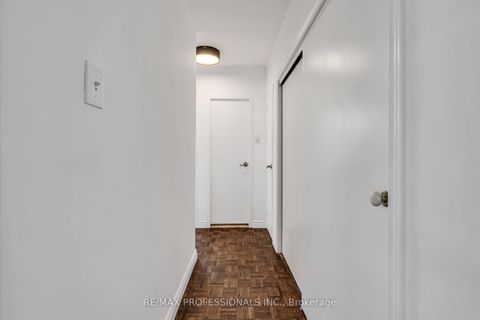 Photo 14 at 303 - 335 Lonsdale Road, Forest Hill South, Toronto