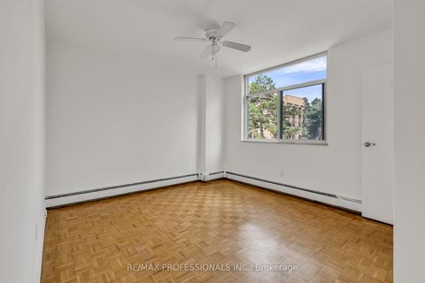 Photo 15 at 303 - 335 Lonsdale Road, Forest Hill South, Toronto