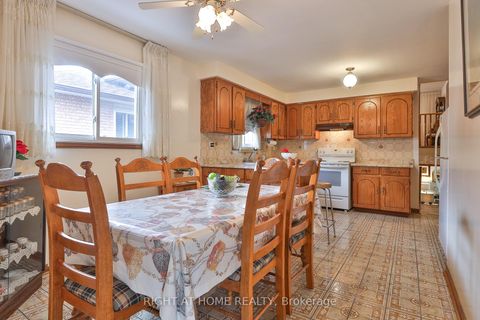 Photo 4 at 101 Benjamin Boake Trail, York University Heights, Toronto