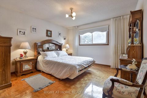 Photo 9 at 101 Benjamin Boake Trail, York University Heights, Toronto