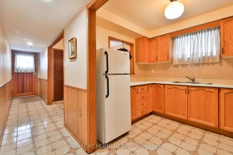 Photo 17 at 101 Benjamin Boake Trail, York University Heights, Toronto