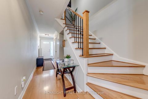 Photo 4 at 3 Springside Way, CFB, Toronto