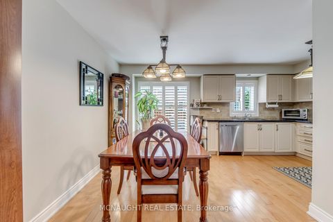 Photo 11 at 3 Springside Way, CFB, Toronto