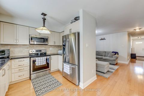 Photo 17 at 3 Springside Way, CFB, Toronto