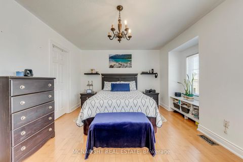 Photo 23 at 3 Springside Way, CFB, Toronto