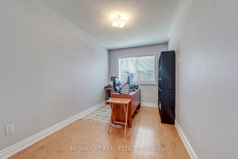 Photo 25 at 3 Springside Way, CFB, Toronto