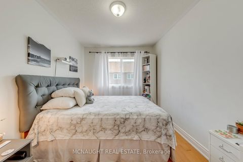 Photo 28 at 3 Springside Way, CFB, Toronto